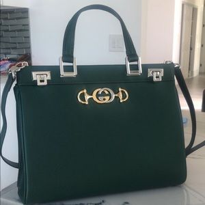 Gucci Zumi grainy medium top handle bag